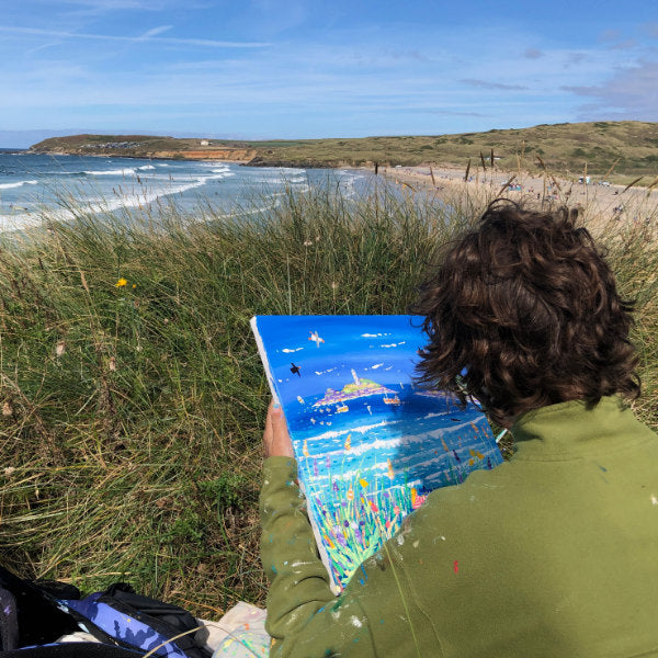 Seascapes artist John Dyer painting on the cliffs of Cornwall