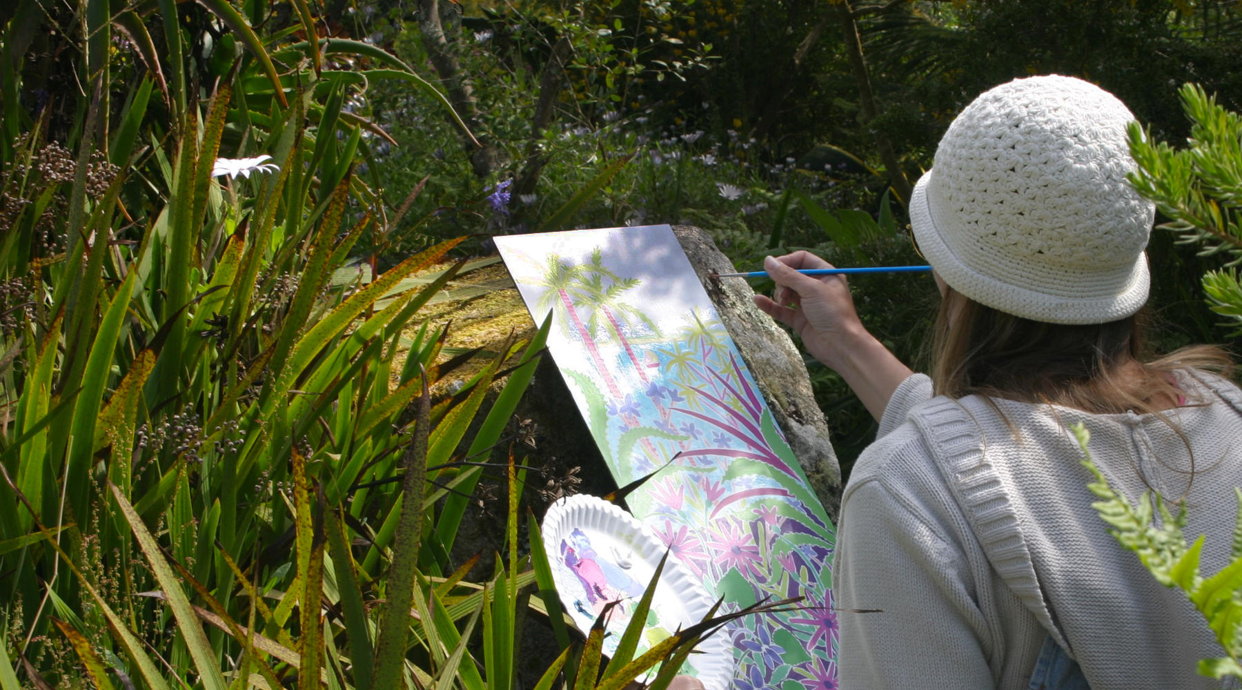 Cornwall contemporary artist Joanne Short painting in the Tresco Abbey Gardens
