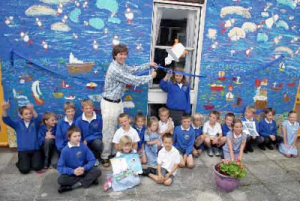 John Dyer opens Mural at Porthleven School